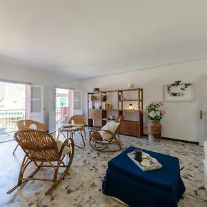 Joivy Spacious 2 Bedroom Apt With Terrace At The Heart Of The Apartment Vernazza